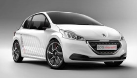 Peugeot 208 Hybrid FE, consumo medio da record: 2,1 l/100 km. Foto