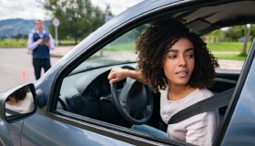 Come fare retromarcia, trucchi e consigli per eseguirla come un vero professionista