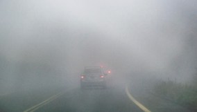 Limiti di velocità nella nebbia: cosa prevede il Codice della Strada