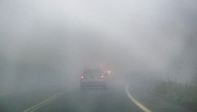 Guidare con la nebbia: cosa fare per viaggiare tranquilli
