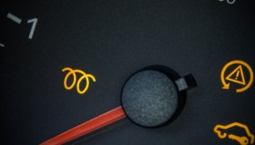 Spia accensione candelette dei motore diesel: cosa fare se resta accesa
