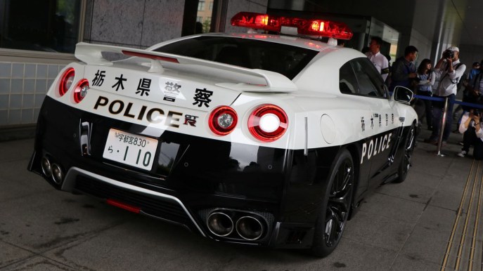 Una supercar per la polizia giapponese