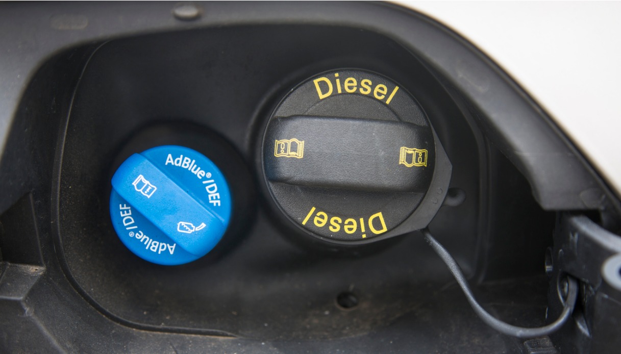 Cos'è e come funziona il liquido AdBlue per auto diesel euro 6