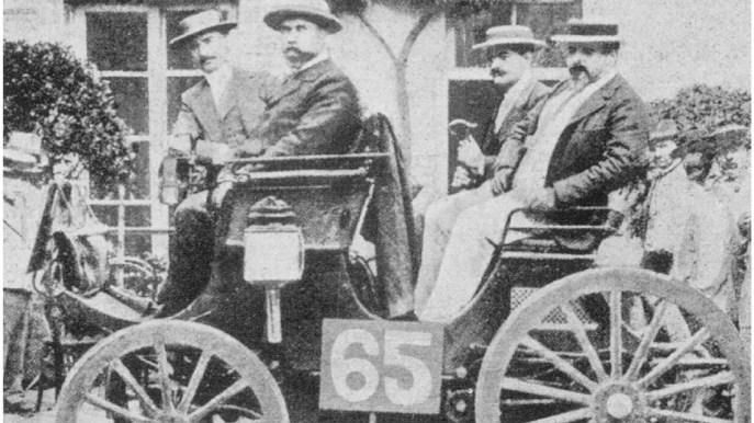 Il 22 luglio 1894 la prima vera gara automobilistica