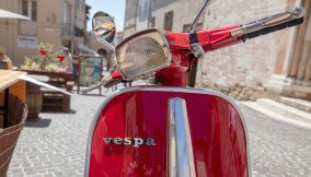 Una Vespa Piaggio vola a 4.000 m di altezza