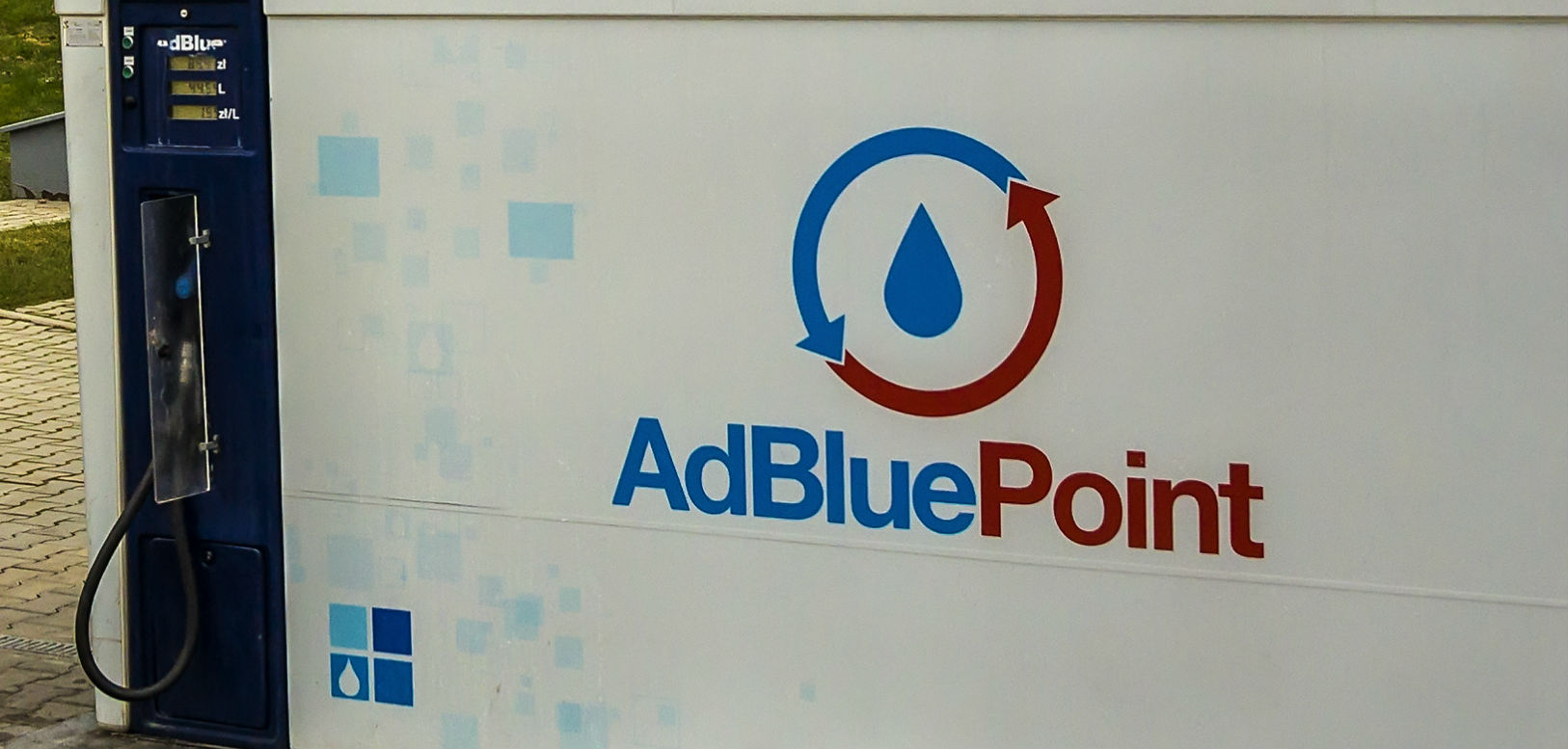 AdBlue: cos'è, a cosa serve, quanto costa nel 2024 e distributori 