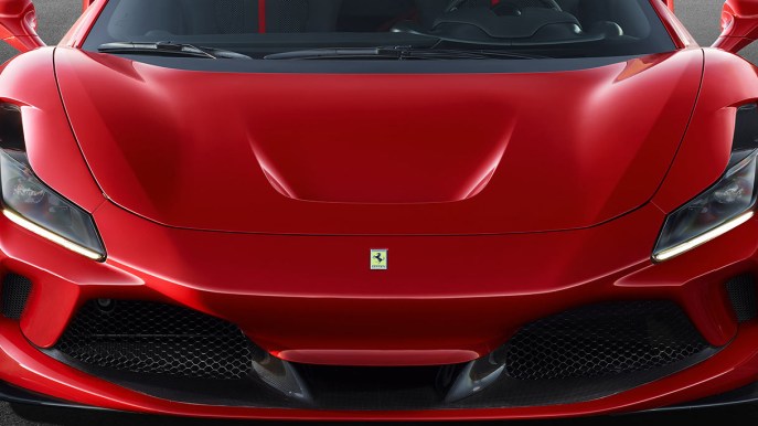 Ferrari presenta la nuova auto ibrida della gamma