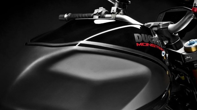 Ducati Monster Black on Black, ancora più carattere e sportività