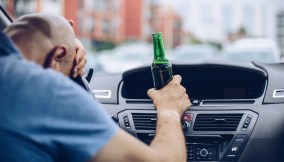 Quali sono le conseguenze per i veicoli in leasing quando il conducente supera il limite legale di alcolemia