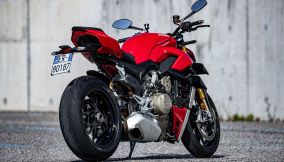 Presentata la naked Ducati esagerata: Streetfighter V4