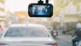 Le dash cam sono efficaci anche durante la guida notturna