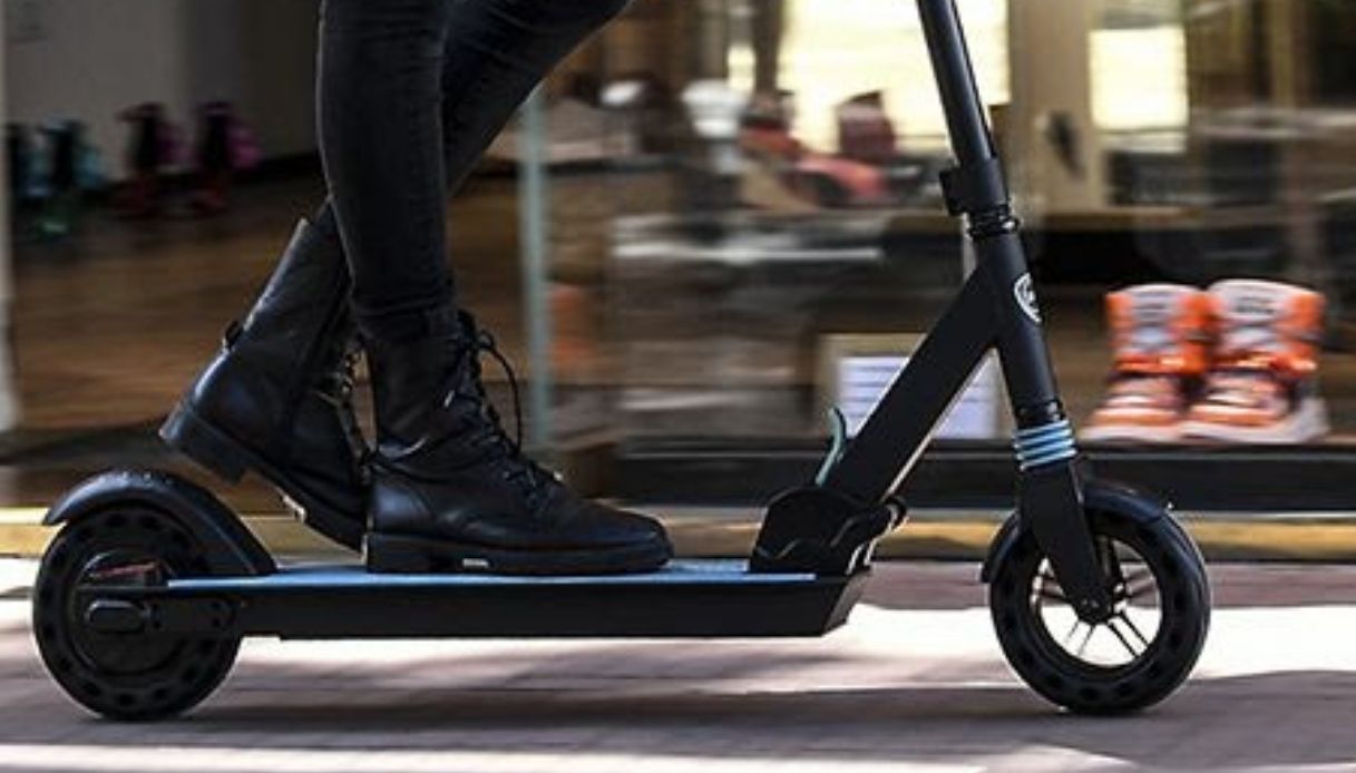 Il primo e-scooter Lancia