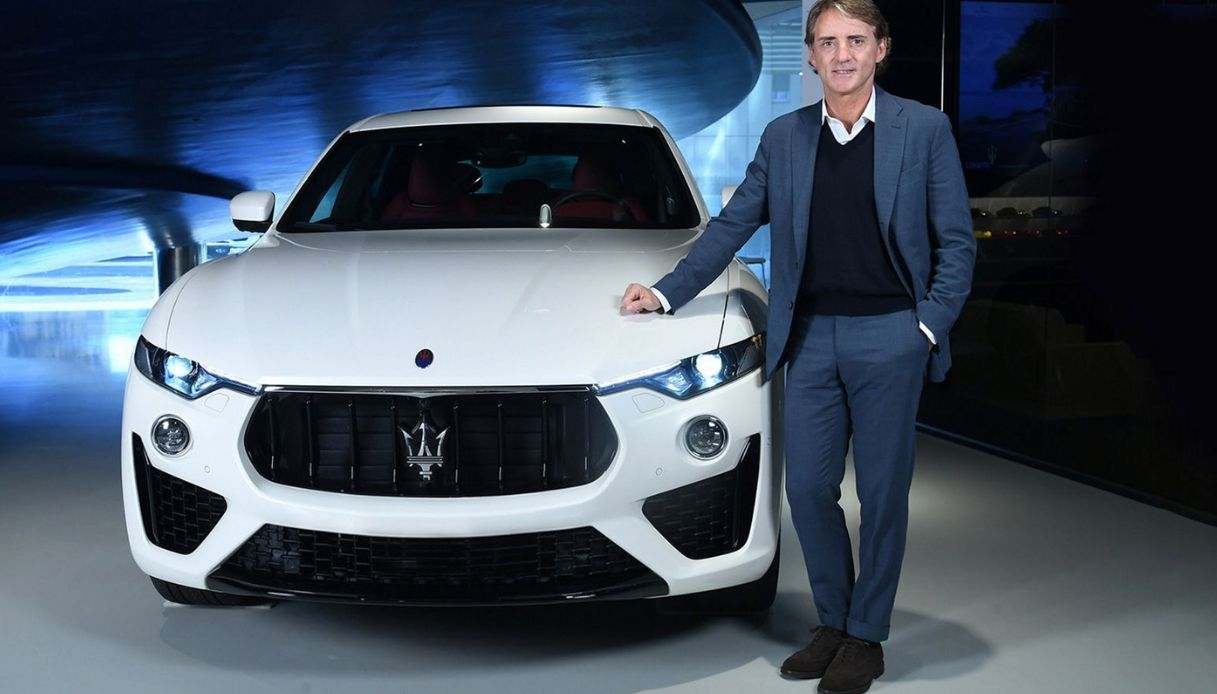 Roberto Mancini e la sua Maserati Levante 