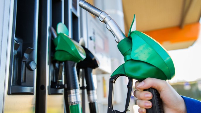 Auto diesel e benzina: l’Europa conferma lo stop