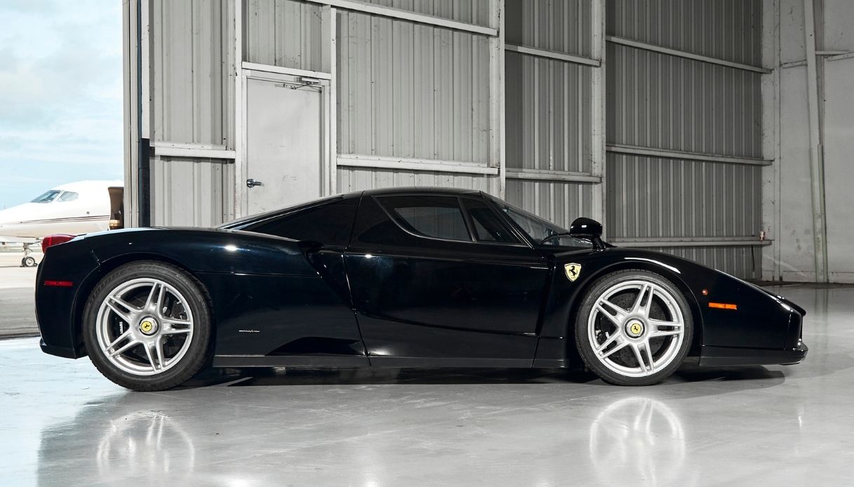 Ferrari Enzo, raro esemplare del 2003 all'asta