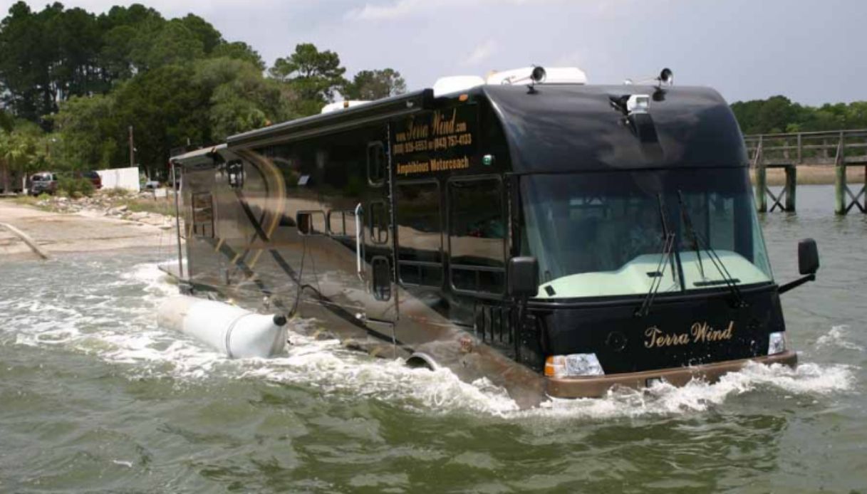 Il camper anfibio Terra Wind