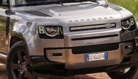 Nuova Land Rover Defender: prova su strada della regina dei fuoristrada
