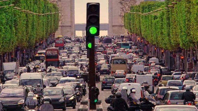Parigi fissa il nuovo limite velocità a 30 km/h