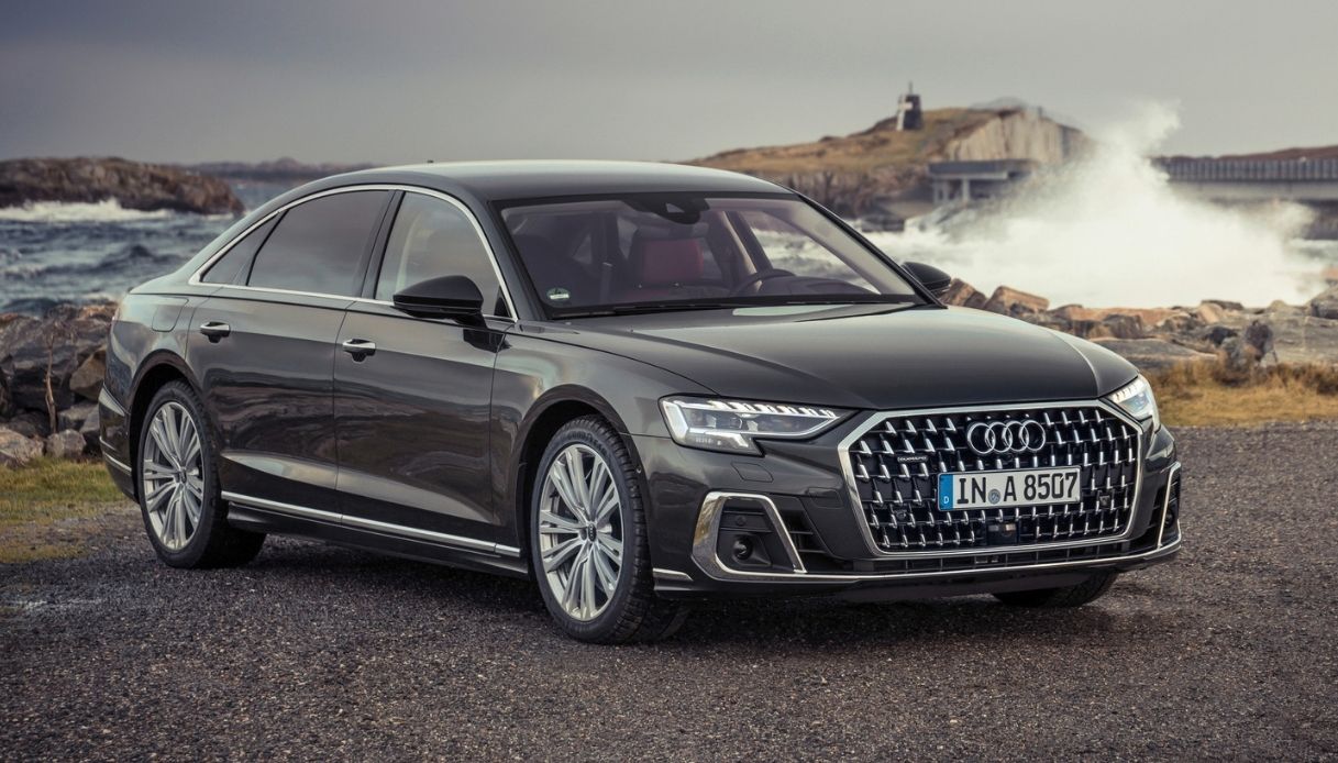 L'ammiraglia Audi A8 si rinnova