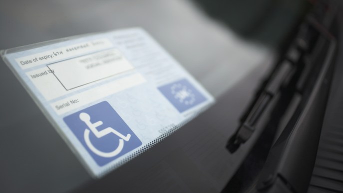 Come richiedere il contrassegno auto per disabili