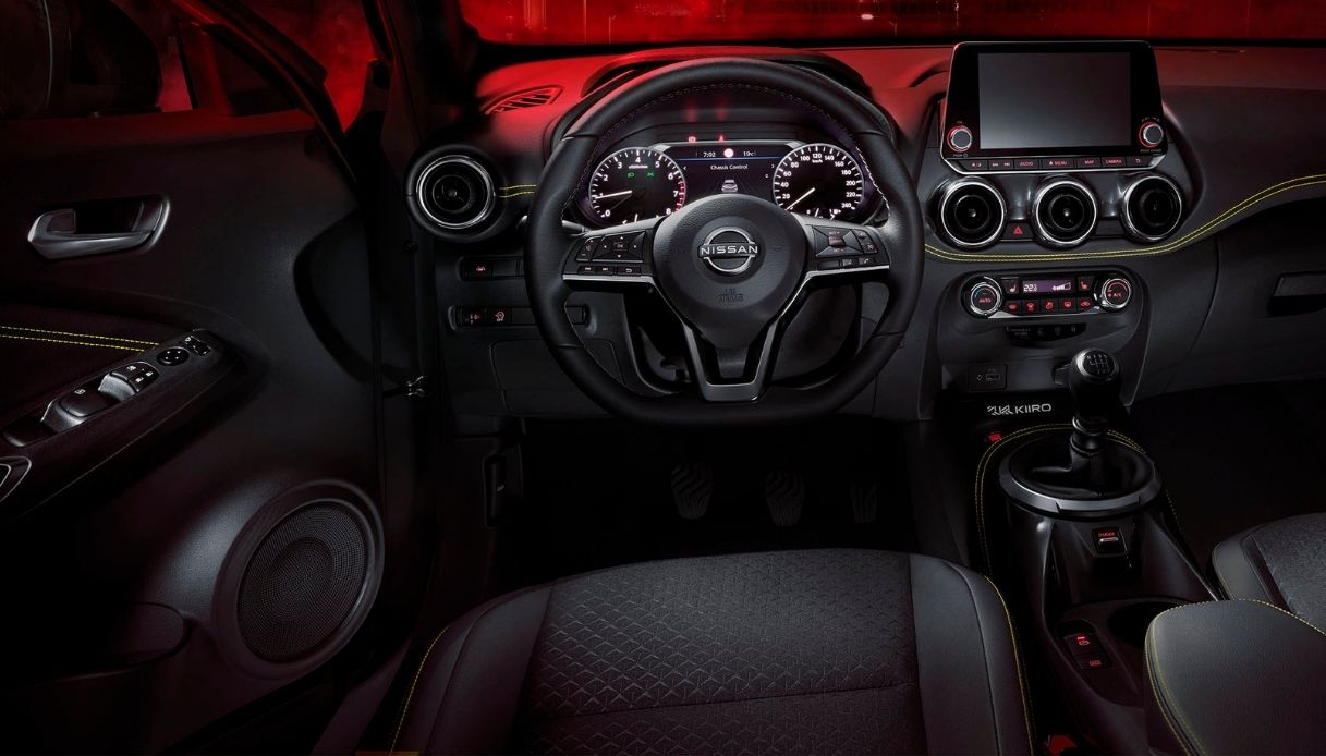 Interni del SUV Nissan Juke Kiiro