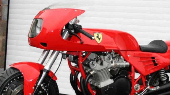 La storia della Ferrari a due ruote, un sogno che rimase tale