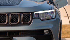 Jeep, i modelli 4xe Plug-In Hybrid dominano il mercato dei SUV
