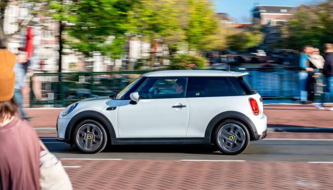 MINI Cooper SE: record di vendite per la versione 100% elettrica