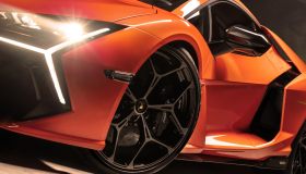 Lamborghini svela la prima supersportiva V12 ibrida