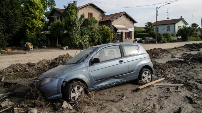 Alluvione in Romagna: auto elettriche e ibride in quarantena