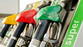 Prezzi benzina e diesel: prosegue la tendenza al ribasso