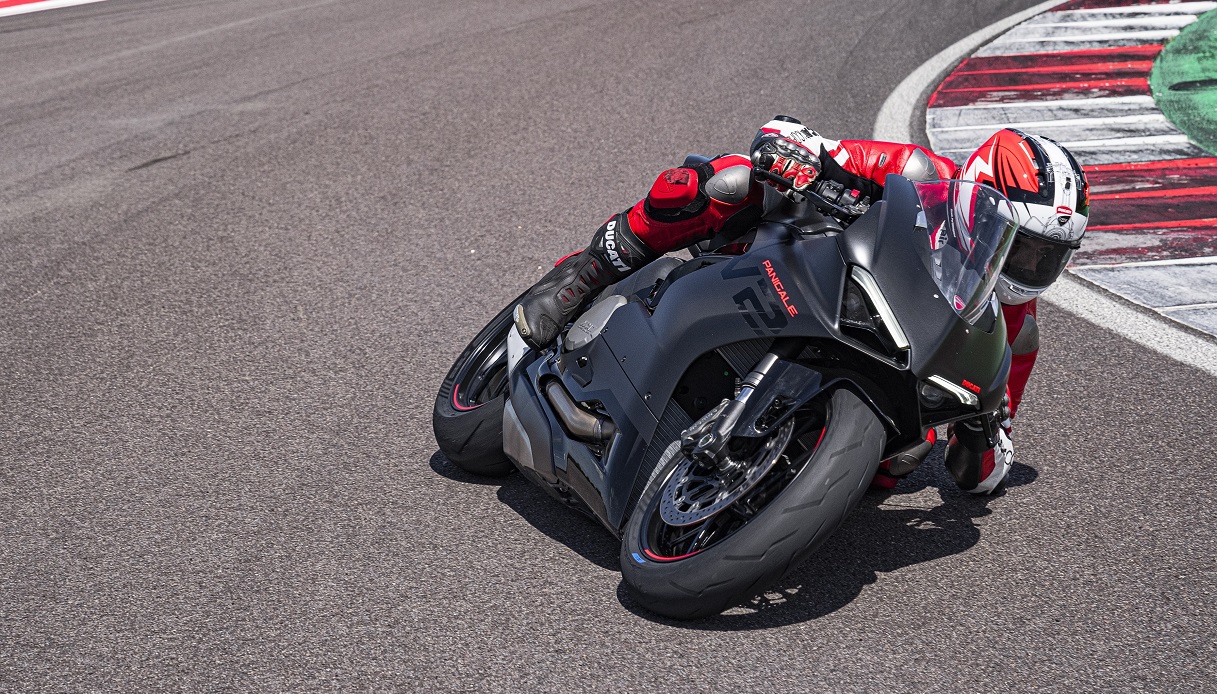 Ordini al via per la Ducati Panigale V2 Black on Black Livery 