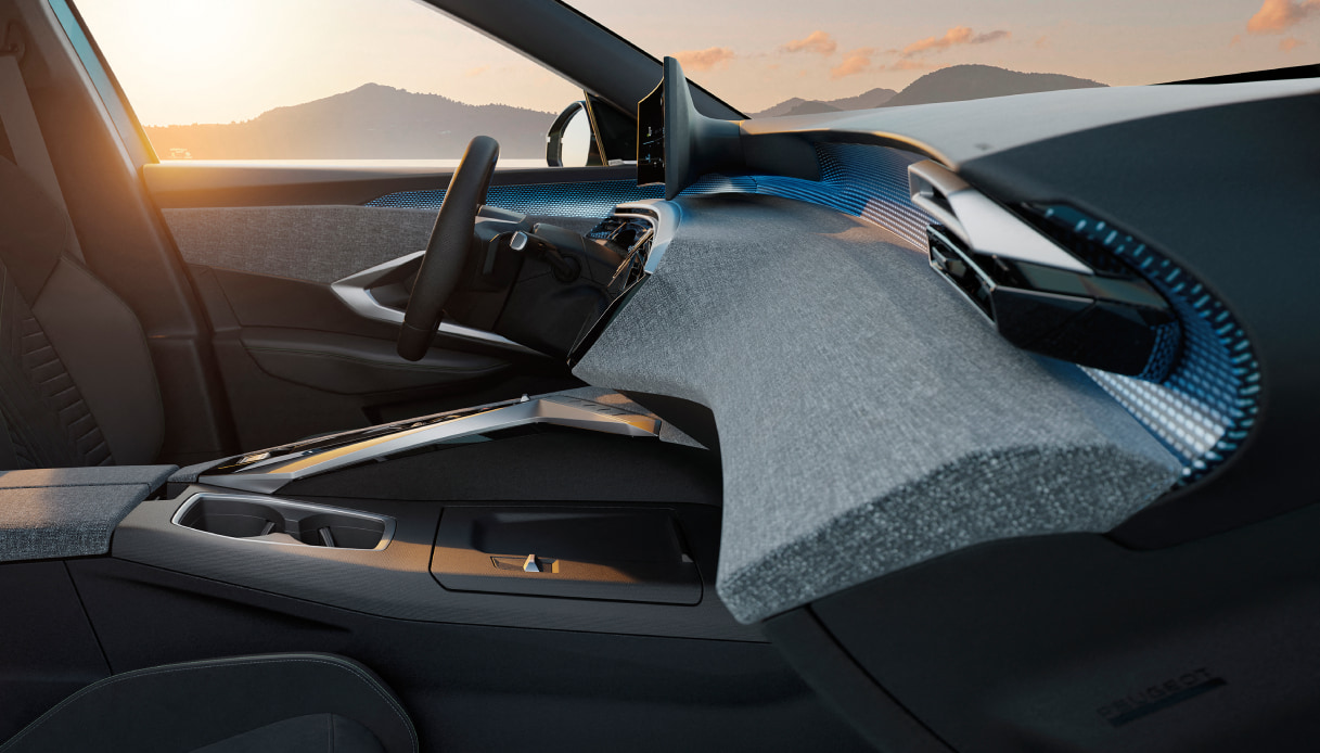 Peugeot panoramic i-Cockpit: vista laterale