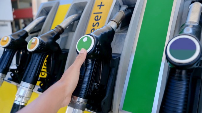 Prezzi benzina: perché aumentano ancora