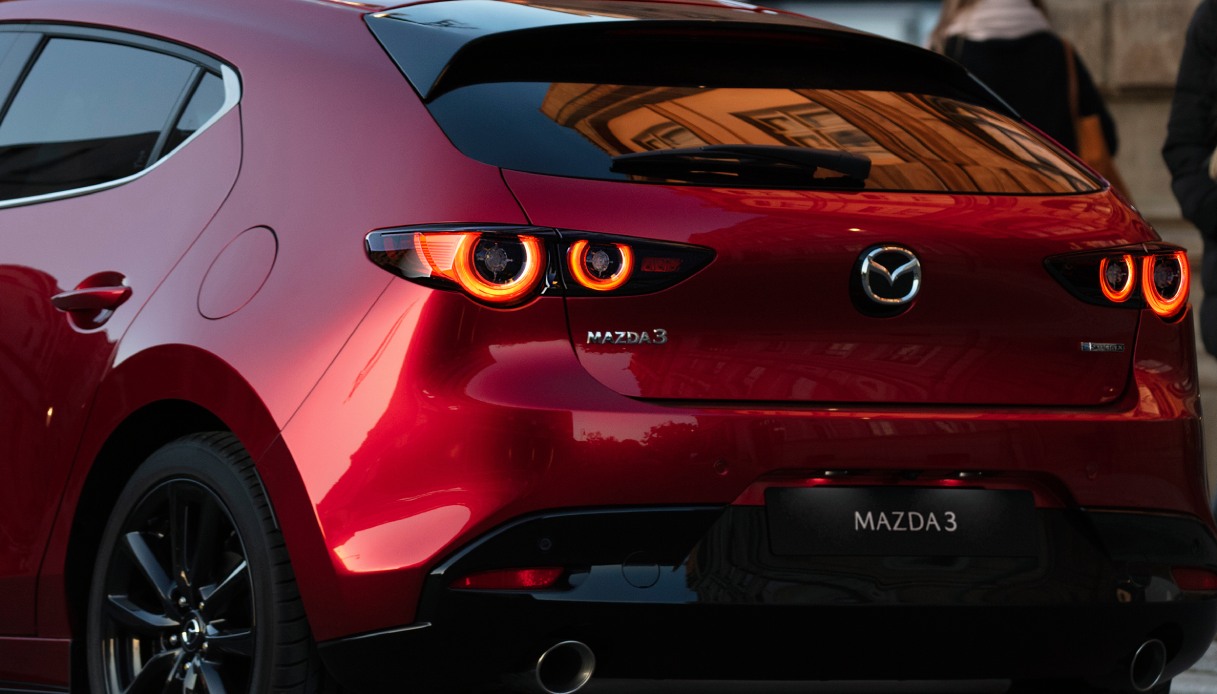Mazda 3 2.0 Skyactiv-X M Hybrid: la prova su strada della berlina