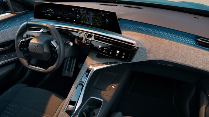 Peugeot panoramic i-Cockpit: la rivoluzione che aspettavamo
