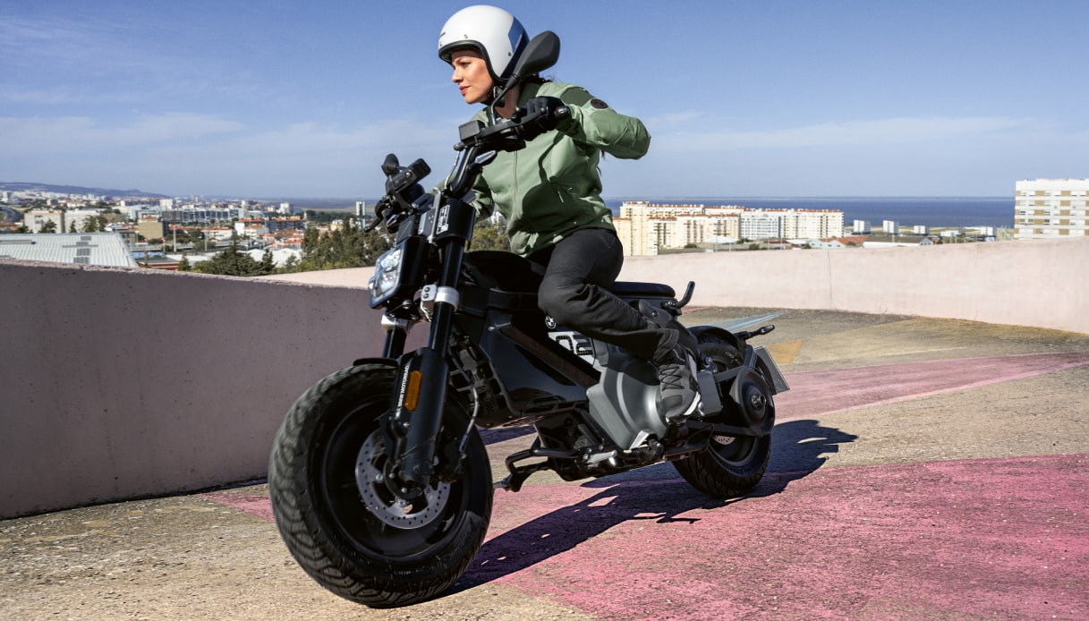 Lo scooter elettrico per tutti BMW CE 02
