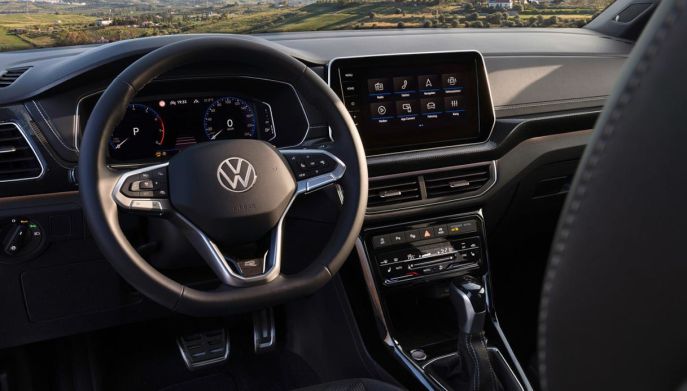 Nuova Volkswagen T-Cross: plancia completamente rinnovata