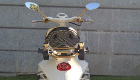 Piaggio Vespa Christian Dior all'asta a un prezzo folle