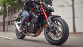 In viaggio con la nuova Honda Hornet: naked dal carattere pungente