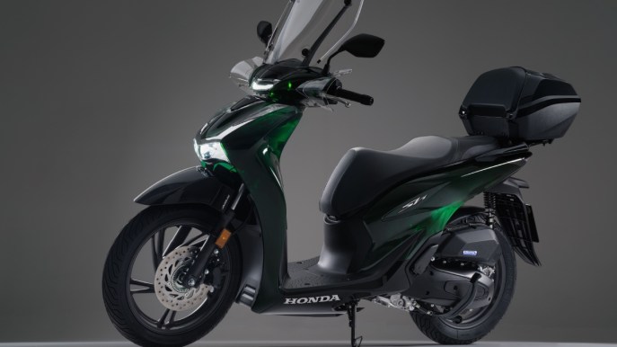Honda svela il nuovo SH Vetro, lo scooter “semi-trasparente”