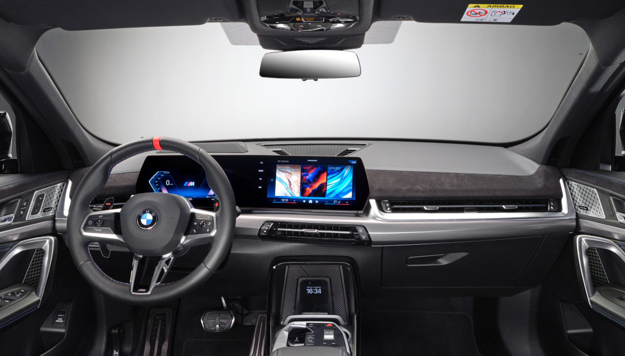 Gli interni della nuova BMW X2 per il 2024