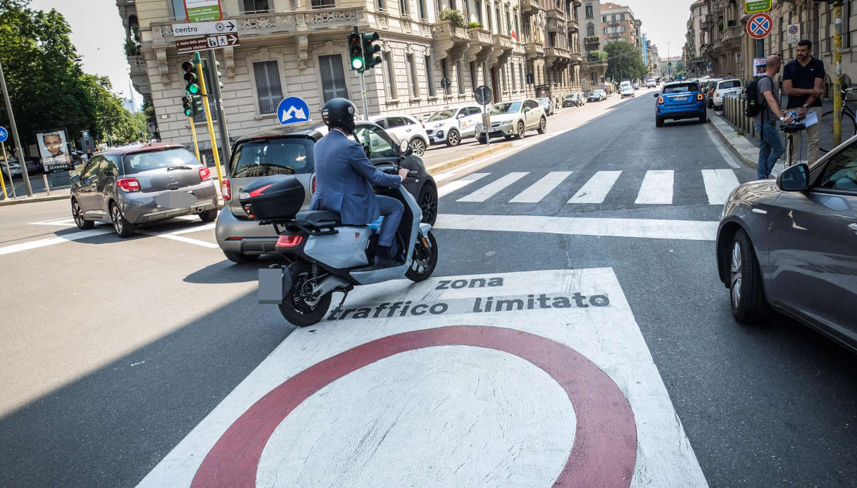 Milano, tensione sull'Area C