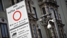Milano, l’Area C diventa “vietata a tutti”