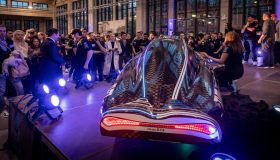 Record auto elettrica, rivoluzione verde: 2.573 km di autonomia