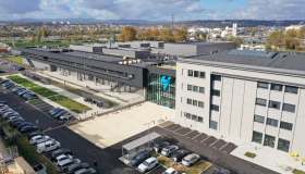 Stellantis inaugura la prima gigafactory SymphonHy