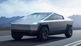 Tesla Cybertruck, il bizzarro pick-up elettrico è arrivato