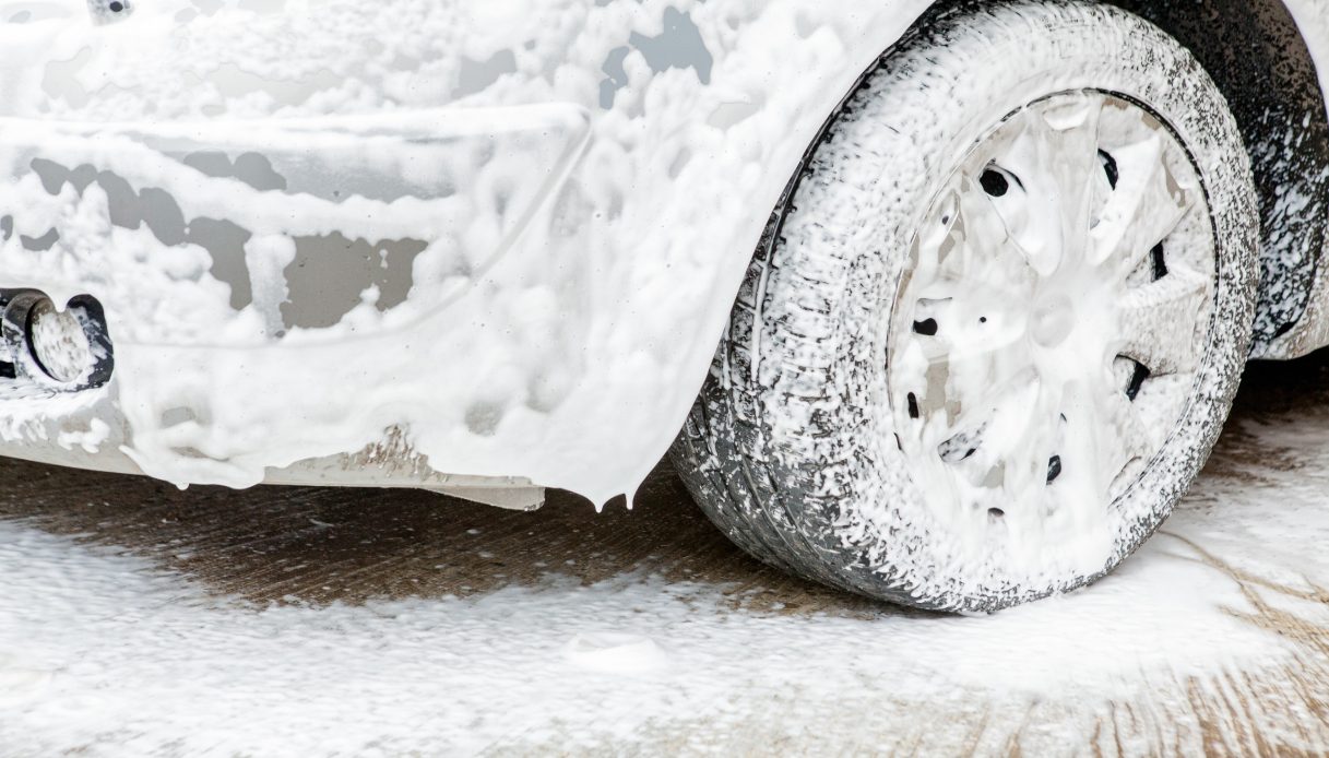 Calze da neve auto: quando possiamo usarle?