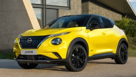 Nissan Juke si rinnova e si veste di giallo