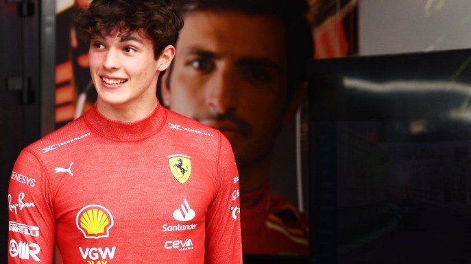 Ferrari: Oliver Bearman sostituisce Carlos Sainz nel Gp d’Arabia